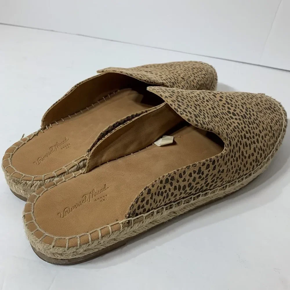 EUC‎ Universal Thread Animal Print Espadrille Mules